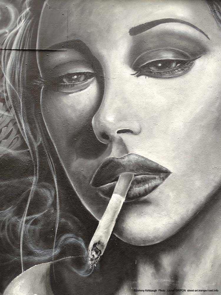 Belle fumeuse