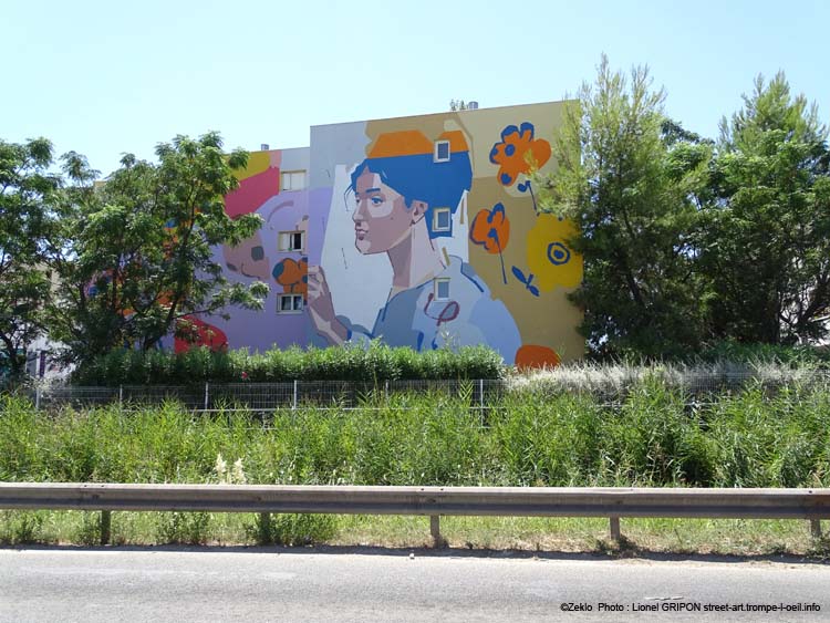 Femme et fleurs