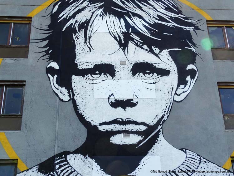 Enfant au smiley