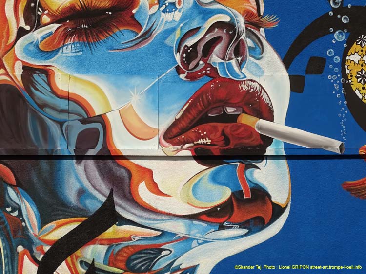 Fumeuse métallique