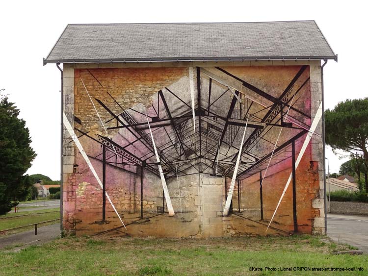 Hangar abandonné