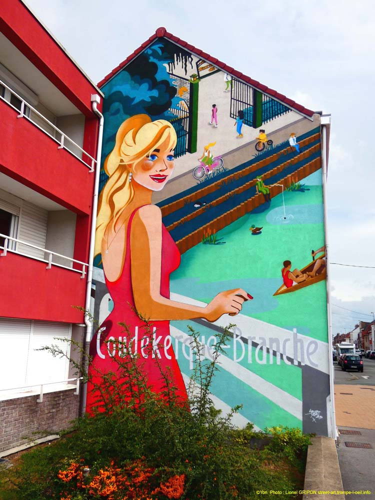 Femme au bord du canal