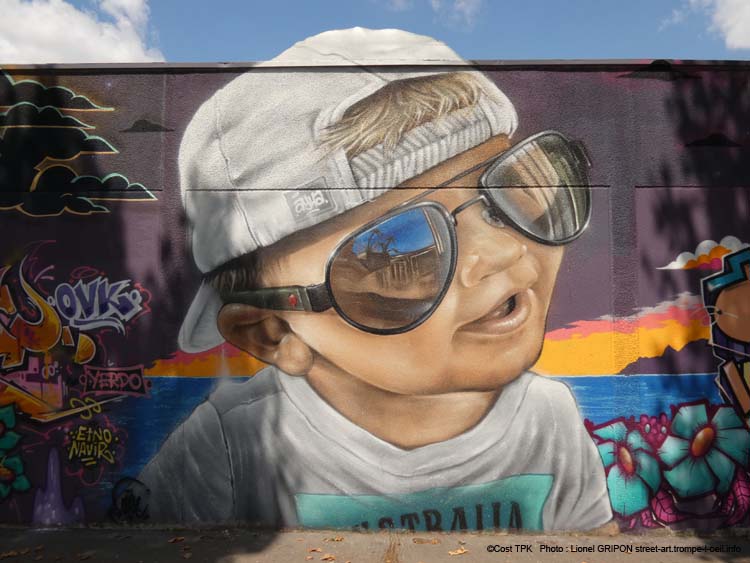 Petit garçon souriant