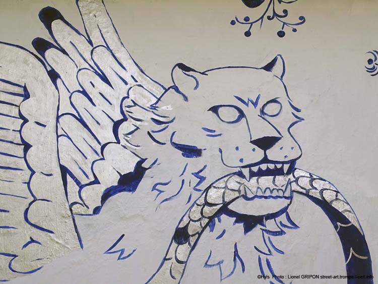 Tigre ailé et serpent