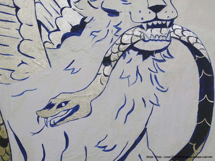 Tigre ailé et serpent