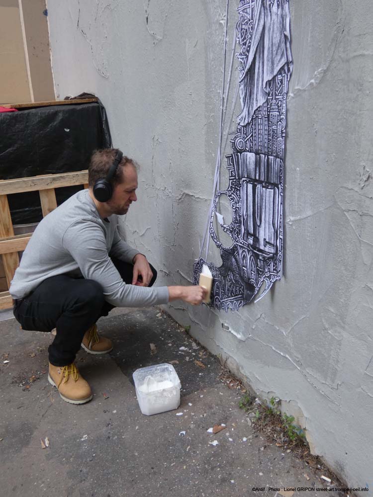 Liberté chancelante