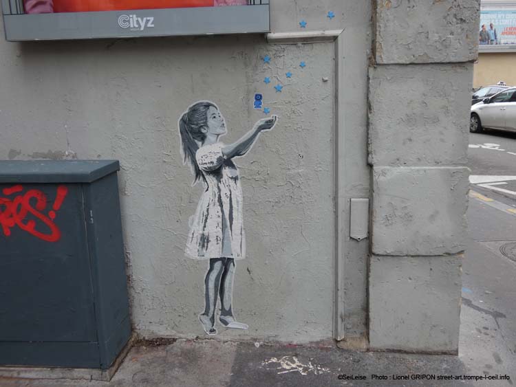 Fillette et étoiles-02