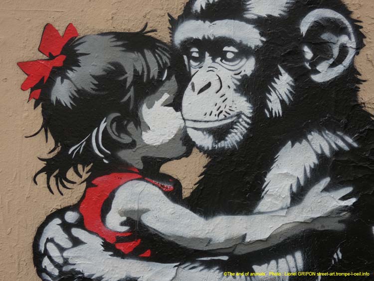 Fillette et chimpanzé-05