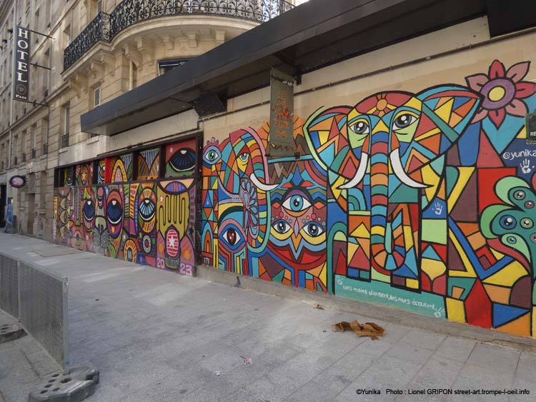 Éléphants colorés