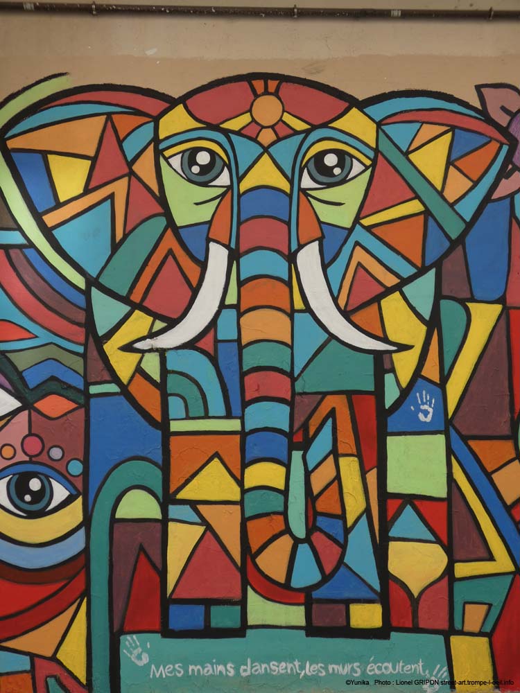 Éléphants colorés