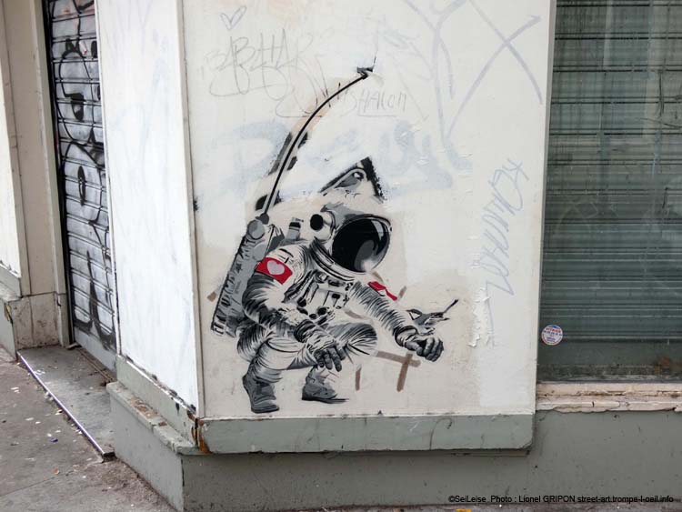 Astronaute et oiseaux-03