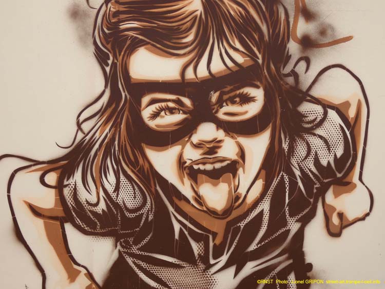 Fillette masquée-17