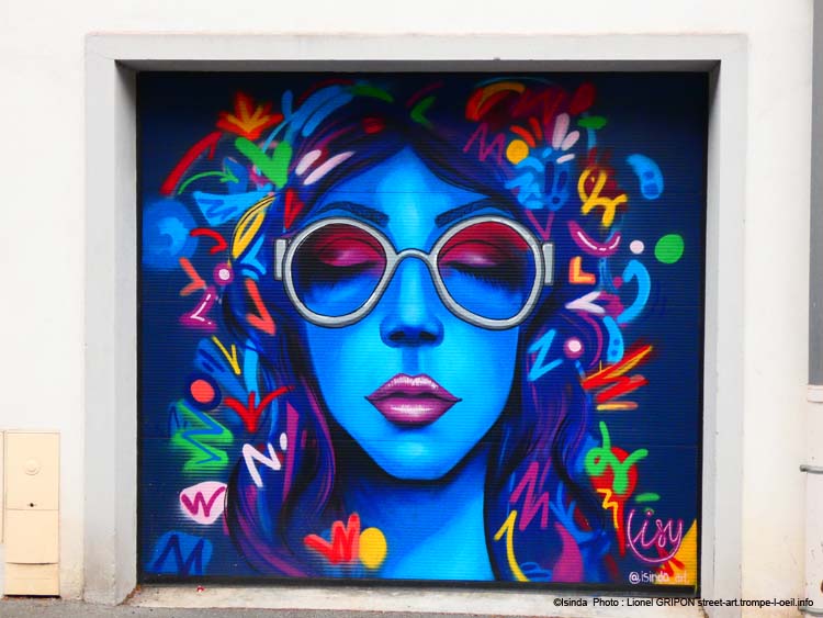 Femme à lunettes-3
