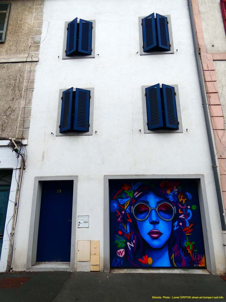 Femme à lunettes-3