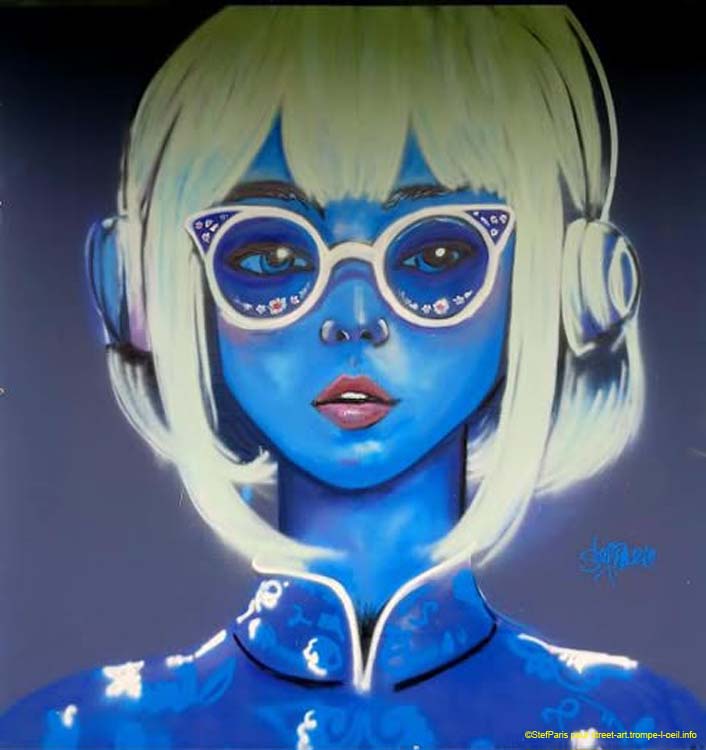 Femme platine