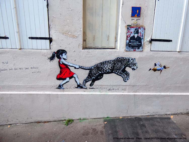 Fillette et panthère