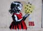 Fillette et abeilles-01