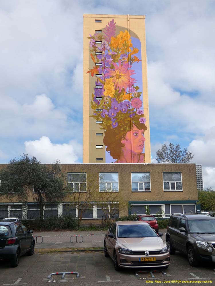 La femme aux fleurs