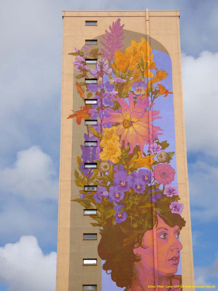 La femme aux fleurs